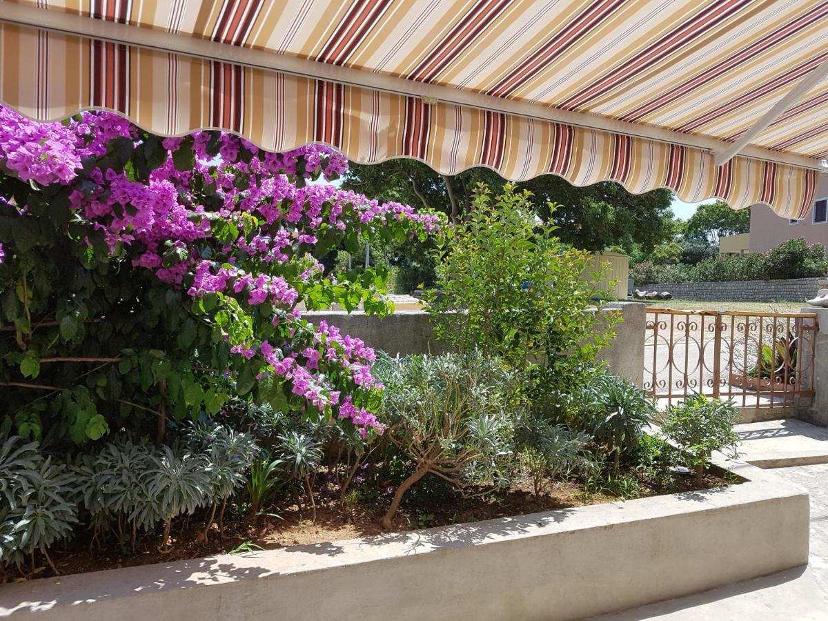 Apartman Mi Nerezine Bagian luar foto